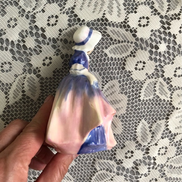Royal Doulton Pink Blue Maid Figurine. Dinky Do - Picture 11 of 11
